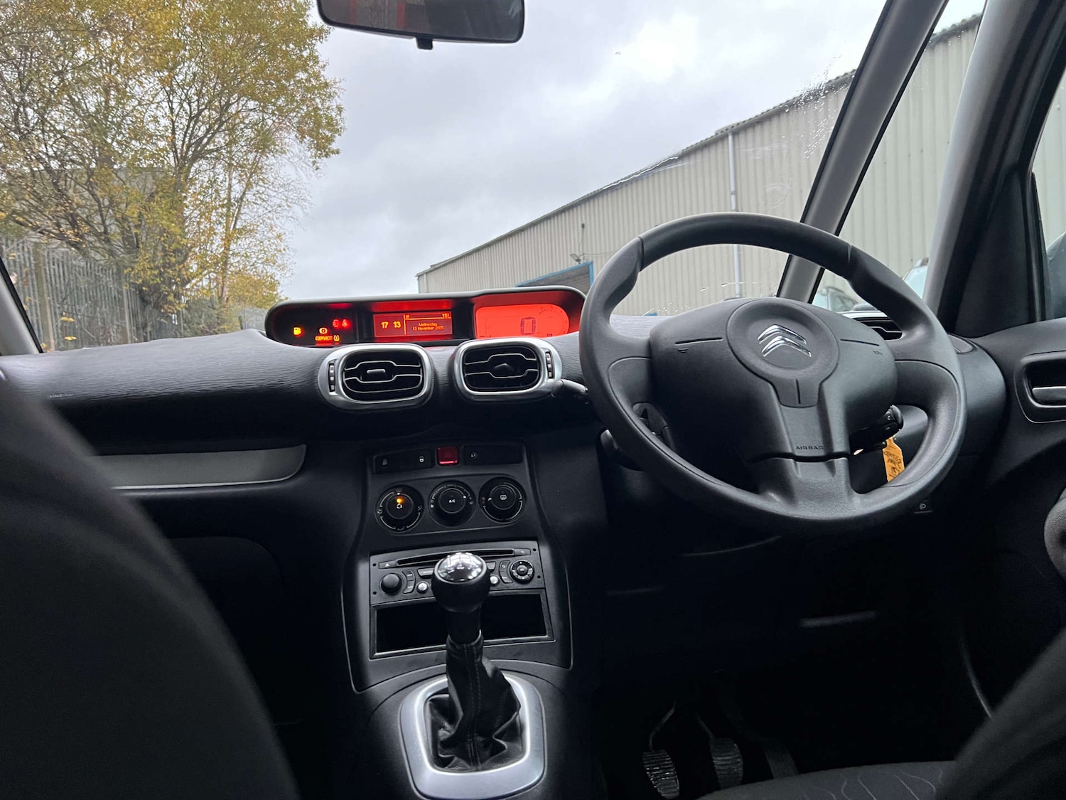 Used Citroen C3 Picasso 2014 for sale - 77138691: Photo 24