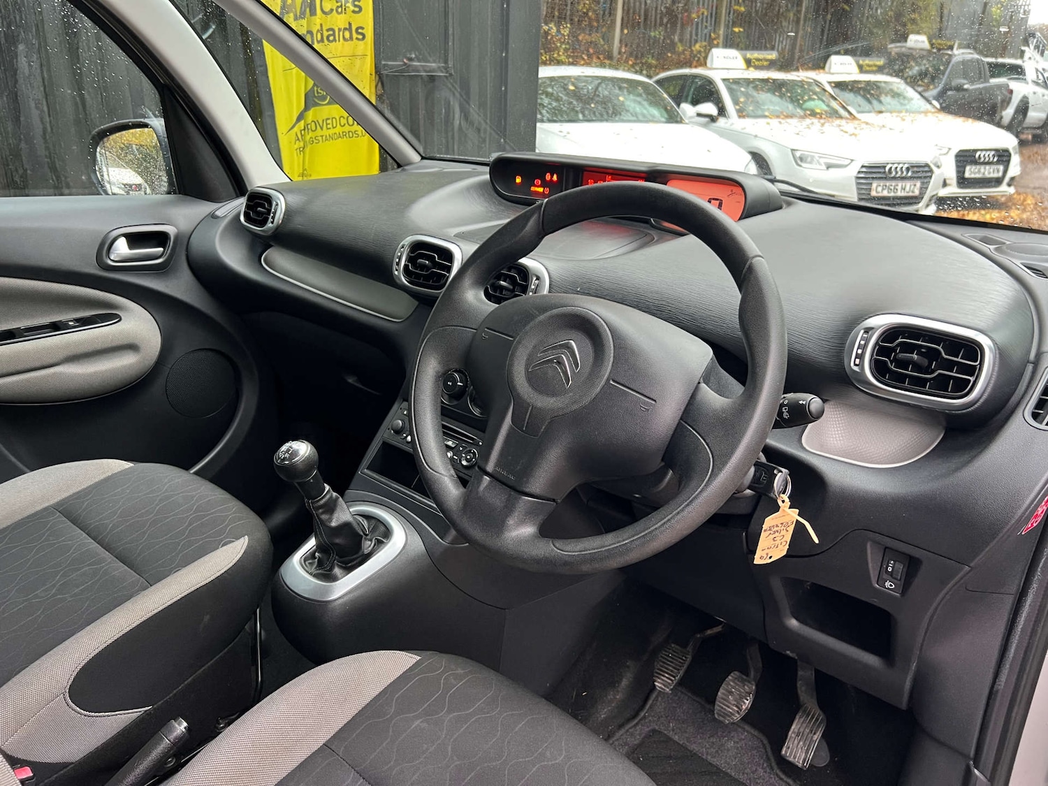 Used Citroen C3 Picasso 2014 for sale - 77138691: Photo 28