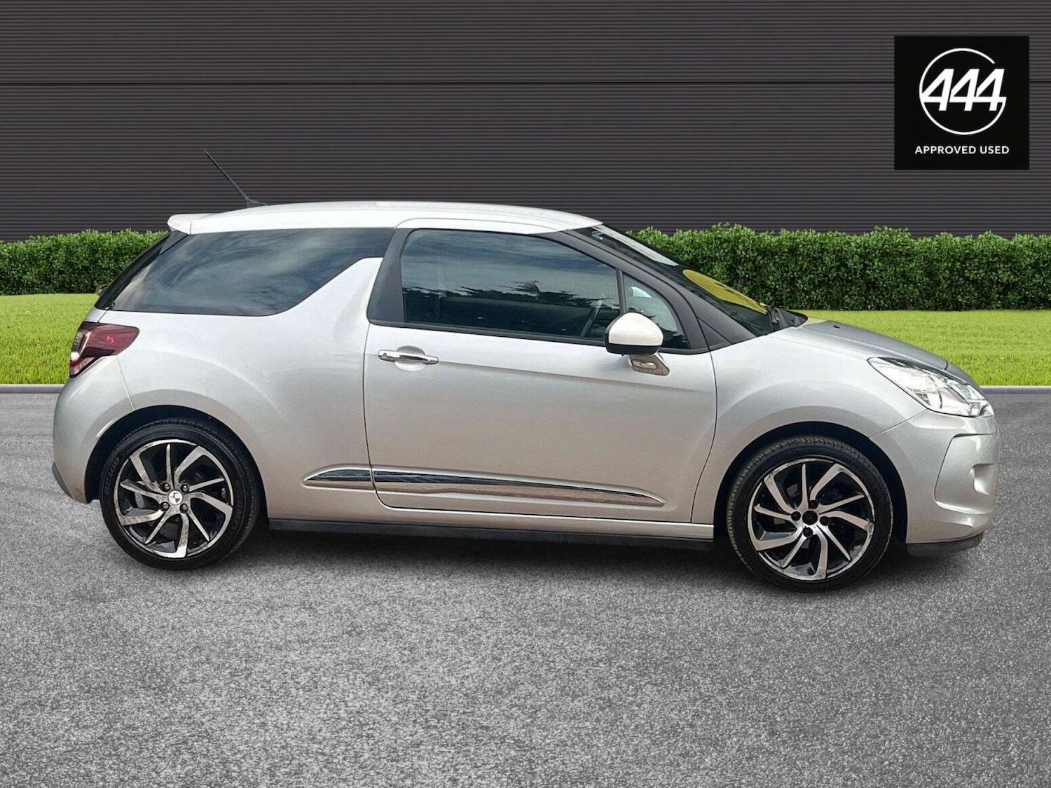Used DS Automobiles DS 3 2015 for sale - 77138687: Photo 2