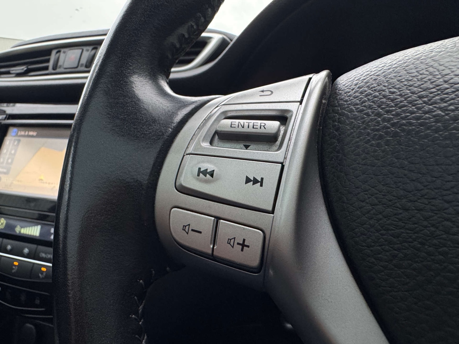 Used Nissan Qashqai 2015 for sale - 77523457: Photo 27