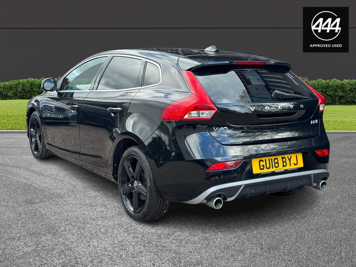 Used Volvo V40 2018 for sale - 78026410: Photo 2