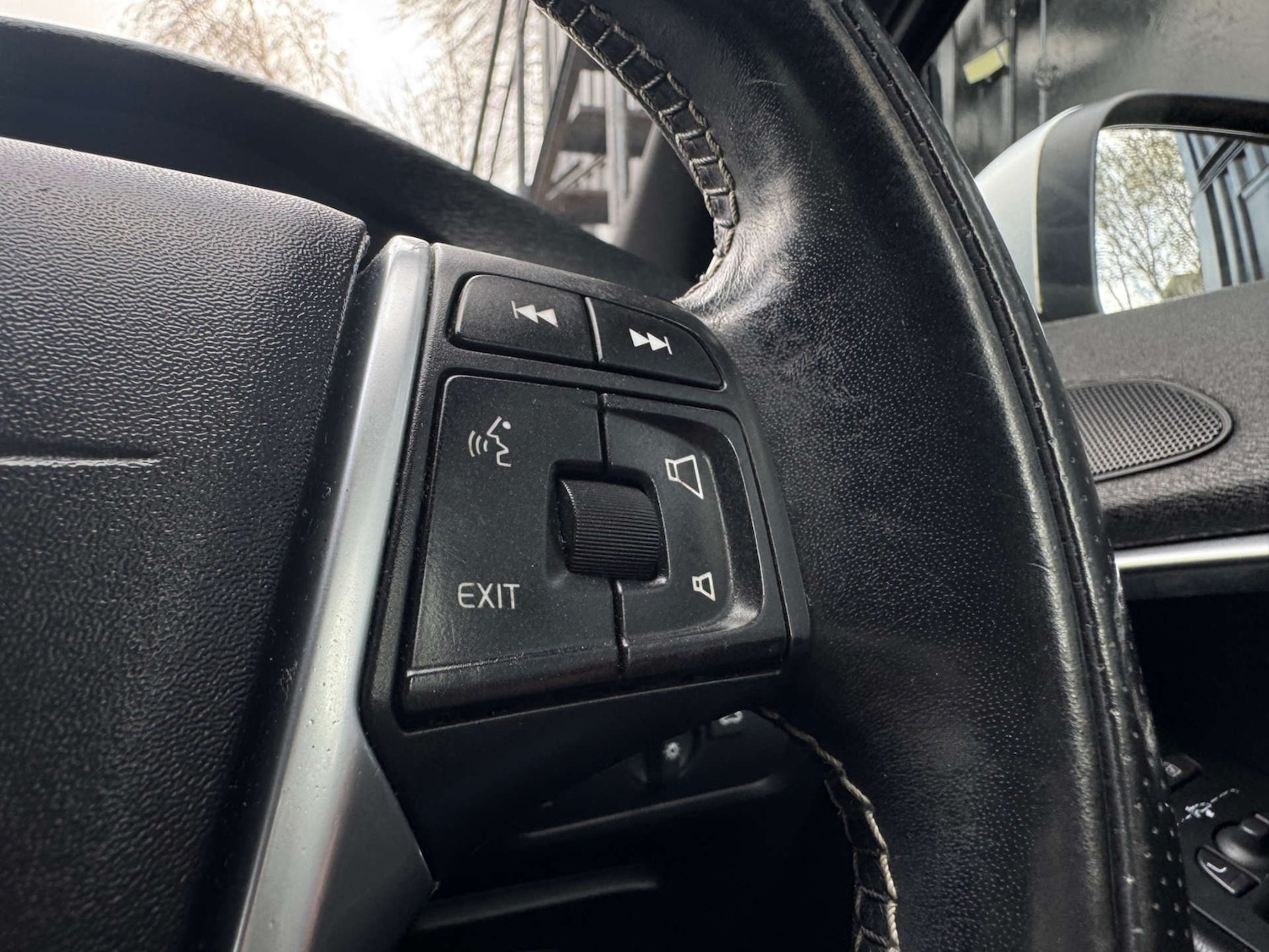 Used Volvo V40 2018 for sale - 78026410: Photo 23