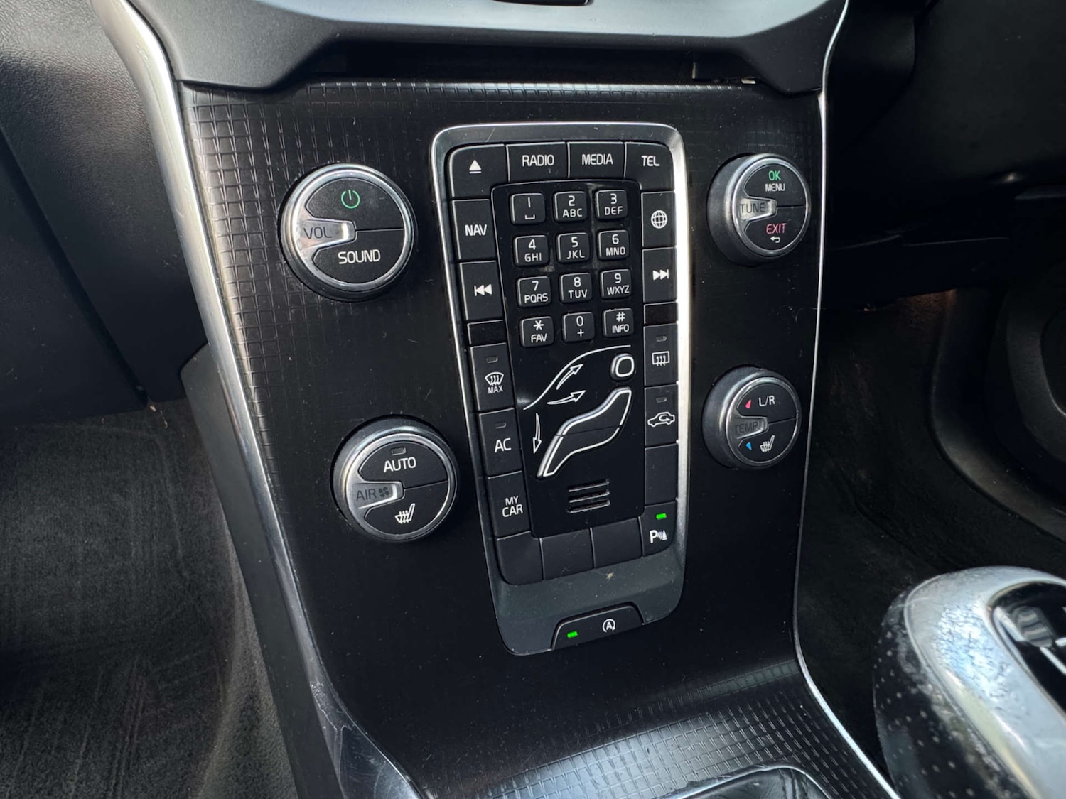 Used Volvo V40 2018 for sale - 78026410: Photo 46