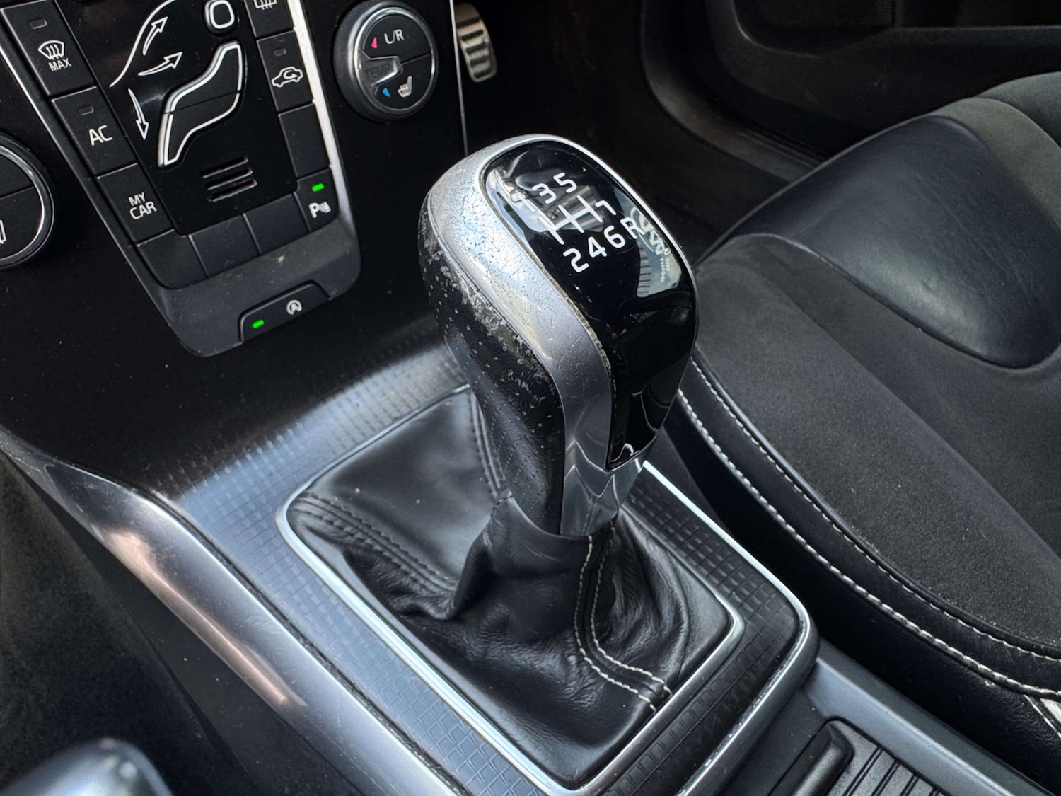 Used Volvo V40 2018 for sale - 78026410: Photo 51