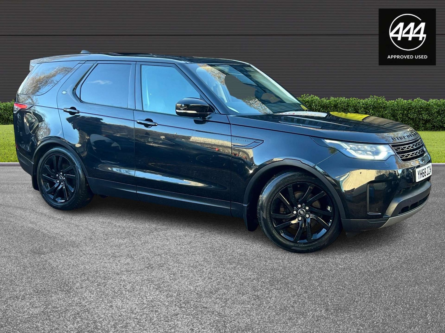 Used Land Rover Discovery 2018 for sale - 77152844: Photo 2