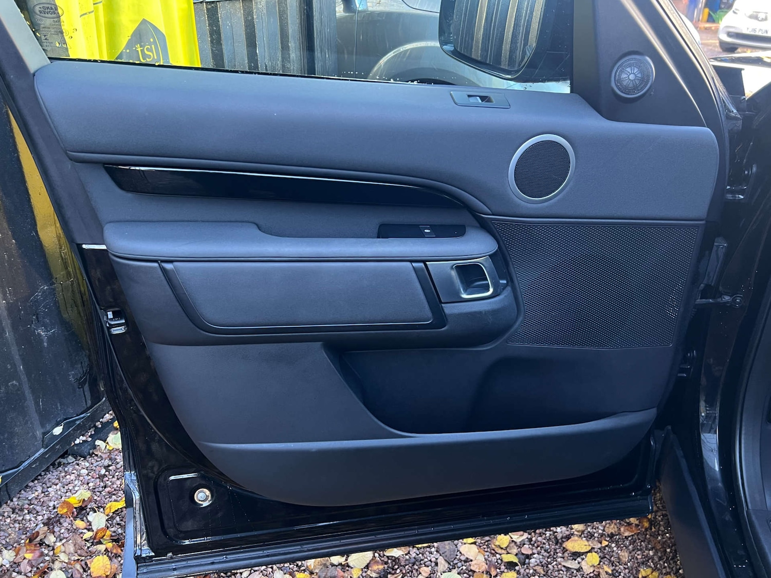 Used Land Rover Discovery 2018 for sale - 77152844: Photo 35