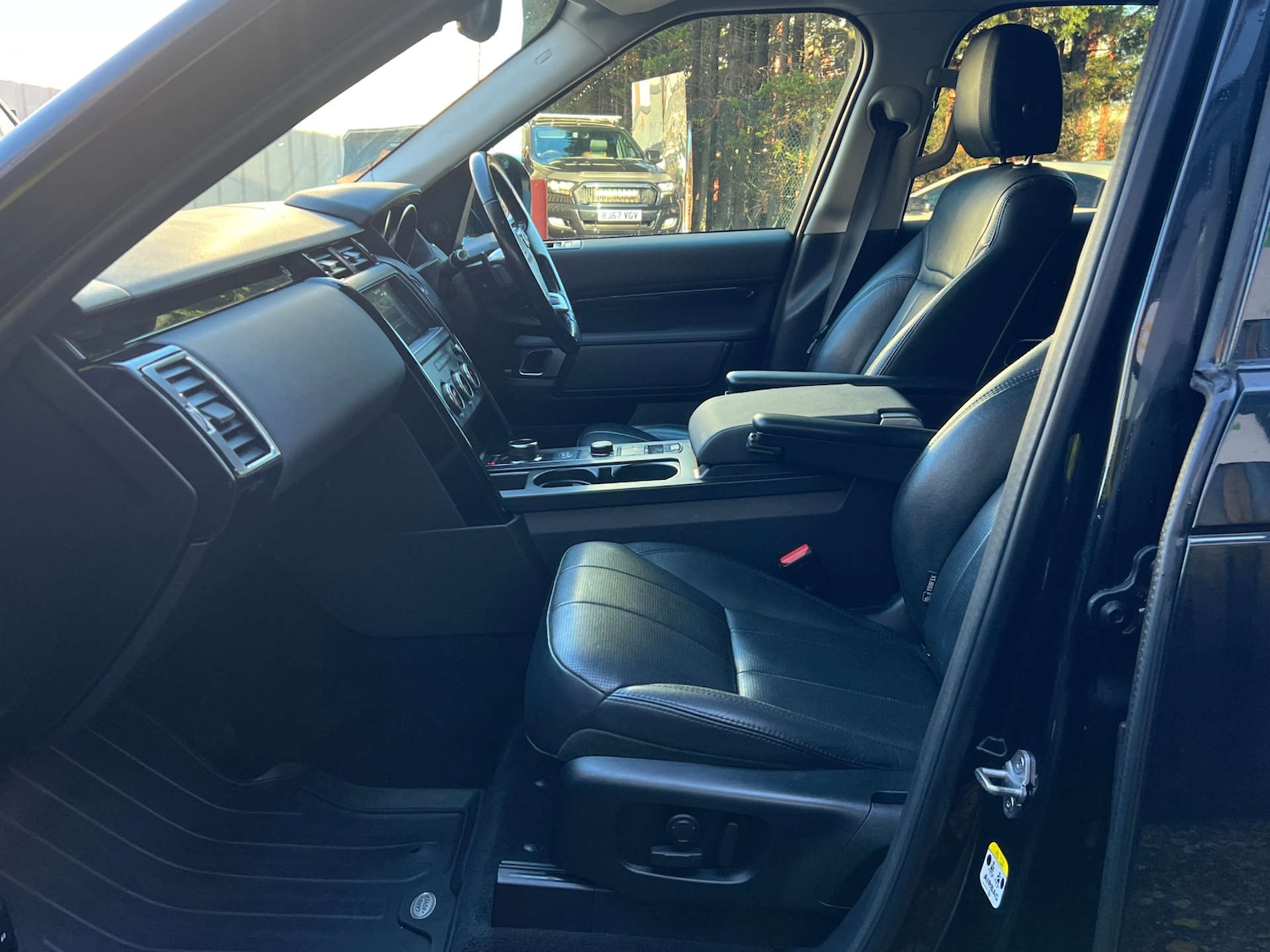 Used Land Rover Discovery 2018 for sale - 77152844: Photo 36