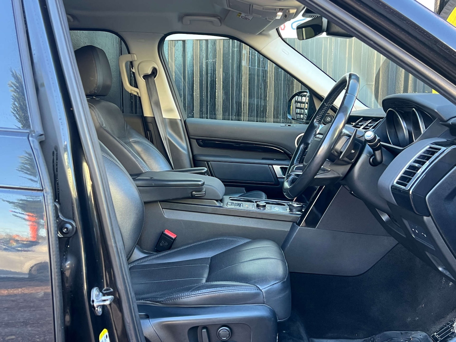 Used Land Rover Discovery 2018 for sale - 77152844: Photo 65