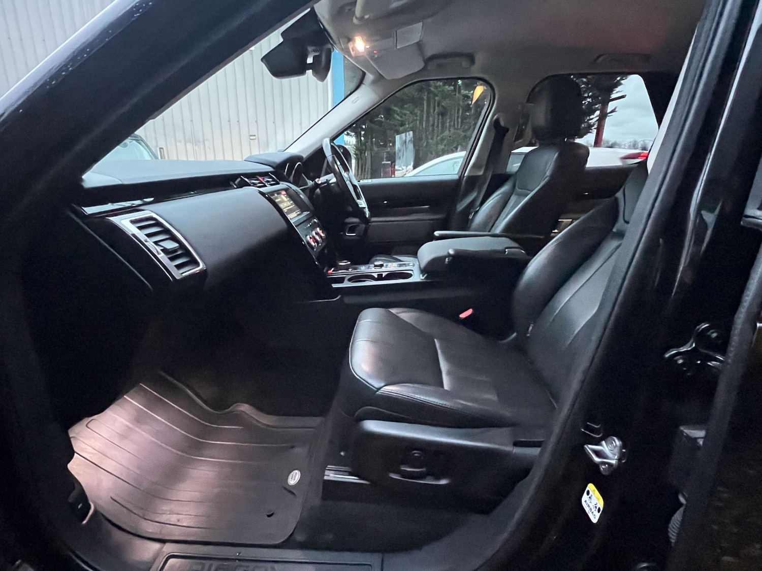 Used Land Rover Discovery 2018 for sale - 77152844: Photo 66