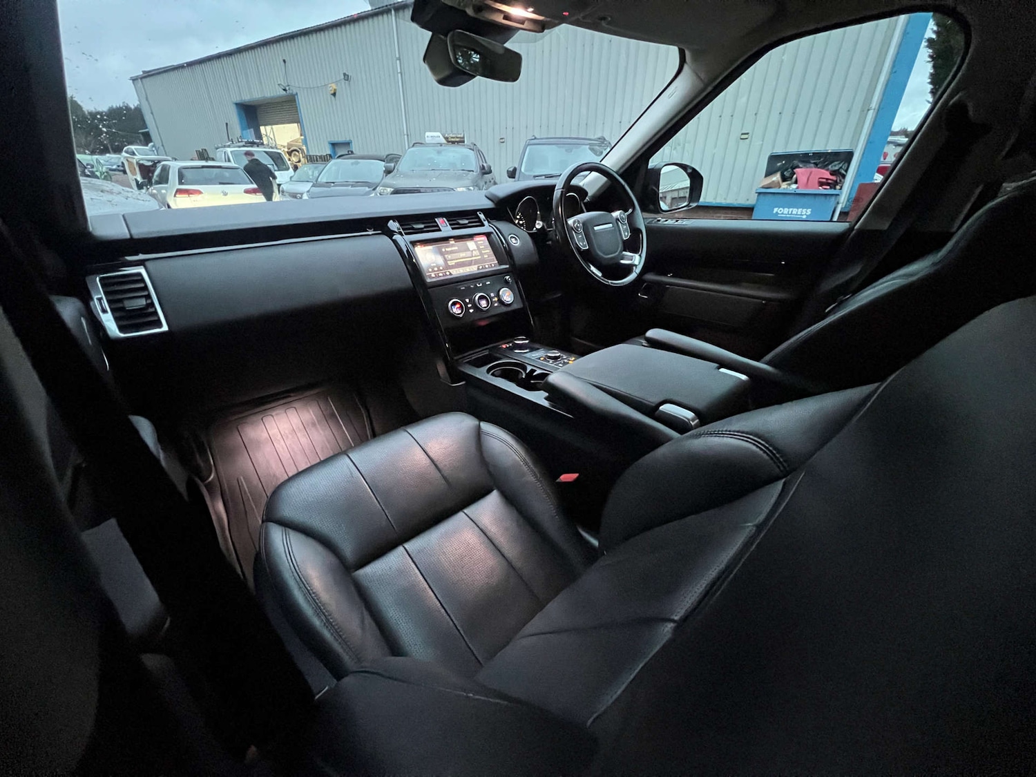 Used Land Rover Discovery 2018 for sale - 77152844: Photo 73