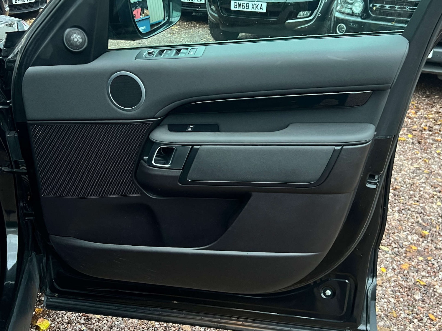 Used Land Rover Discovery 2018 for sale - 77152844: Photo 95