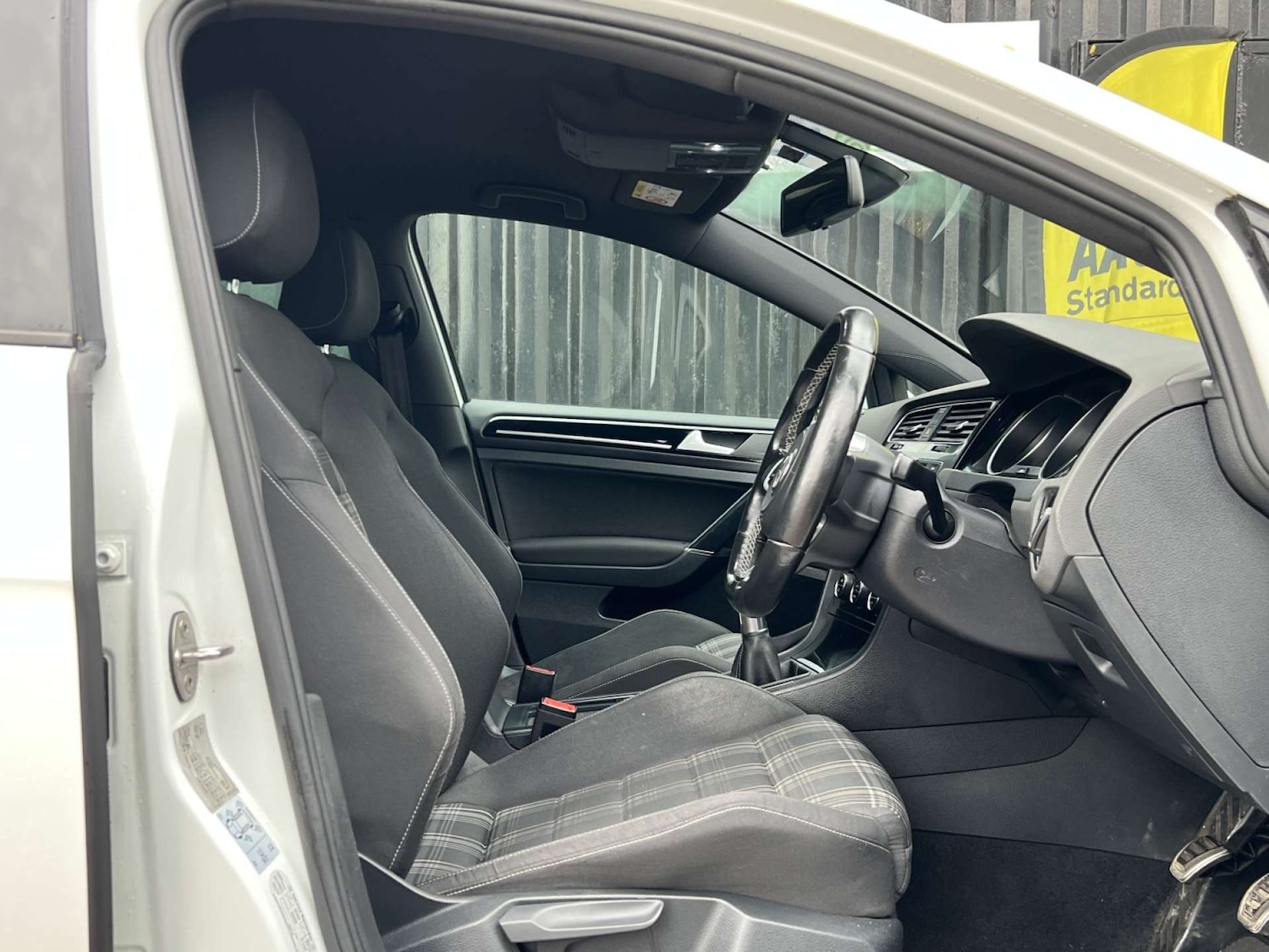 Used Volkswagen Golf 2015 for sale - 77138698: Photo 36