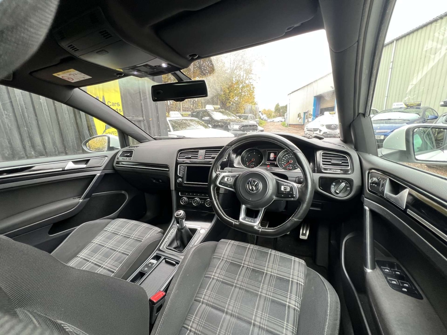 Used Volkswagen Golf 2015 for sale - 77138698: Photo 42