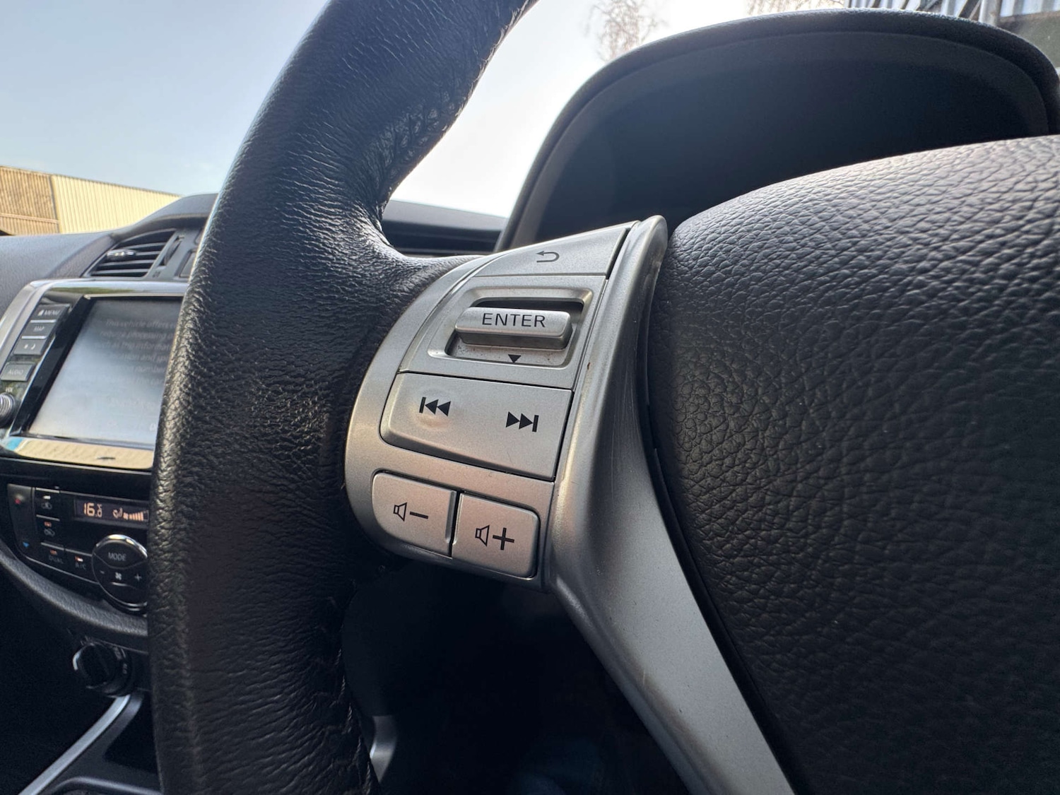 Used Nissan Navara 2020 for sale - 77813593: Photo 23