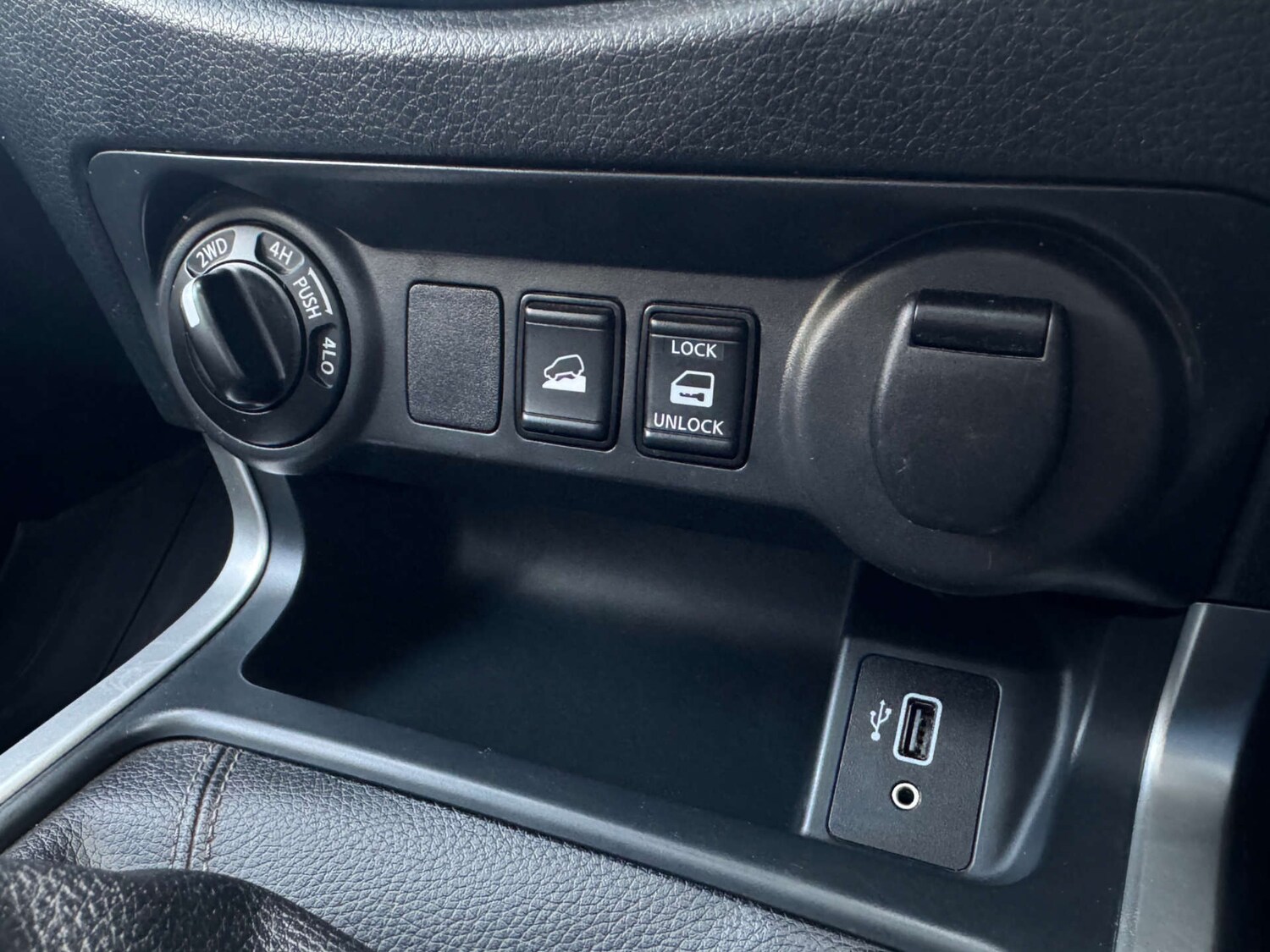 Used Nissan Navara 2020 for sale - 77813593: Photo 32