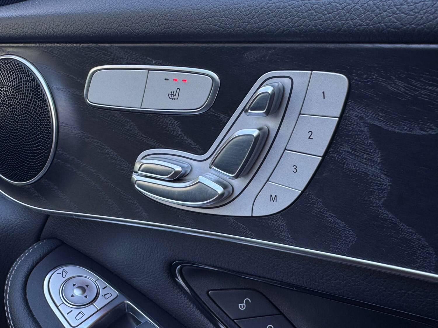 Used Mercedes-Benz GLC 2018 for sale - 77931927: Photo 27