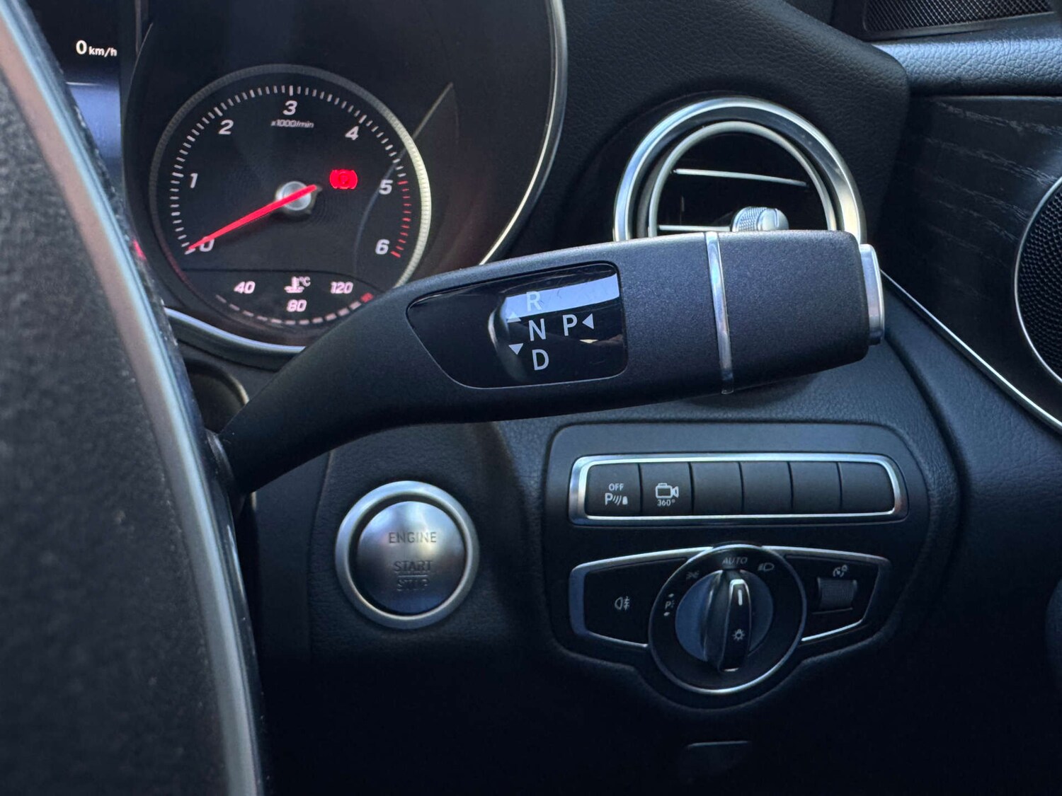 Used Mercedes-Benz GLC 2018 for sale - 77931927: Photo 32