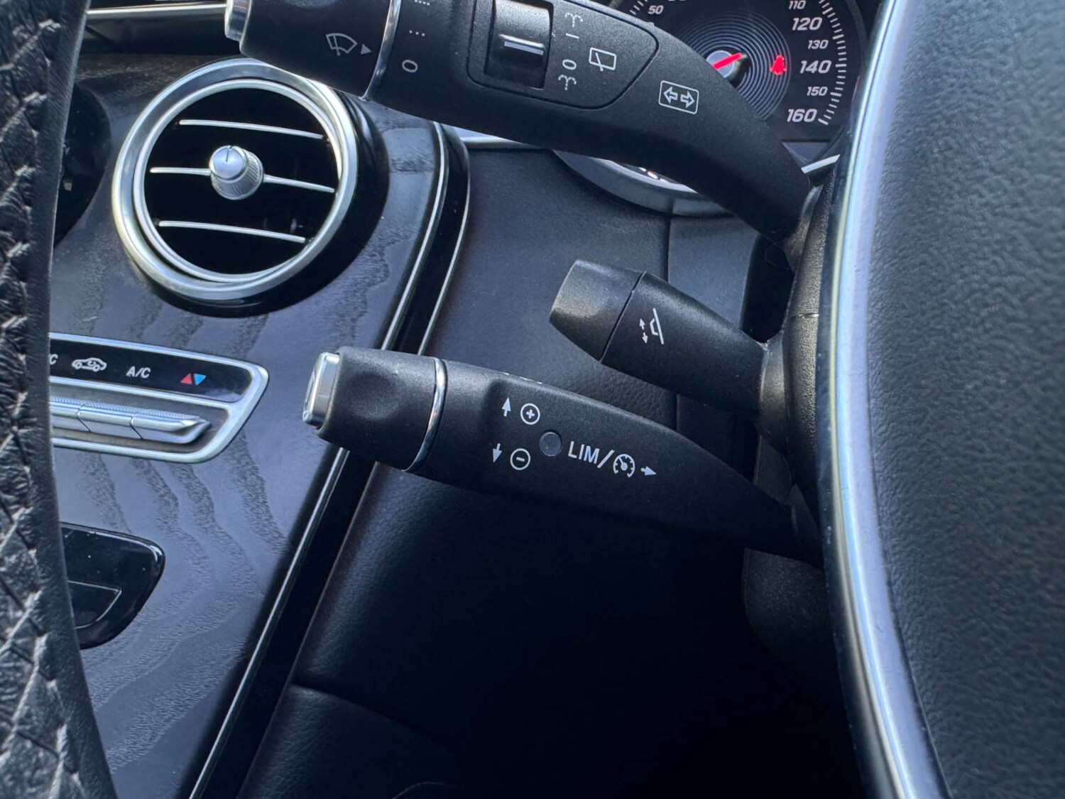 Used Mercedes-Benz GLC 2018 for sale - 77931927: Photo 34