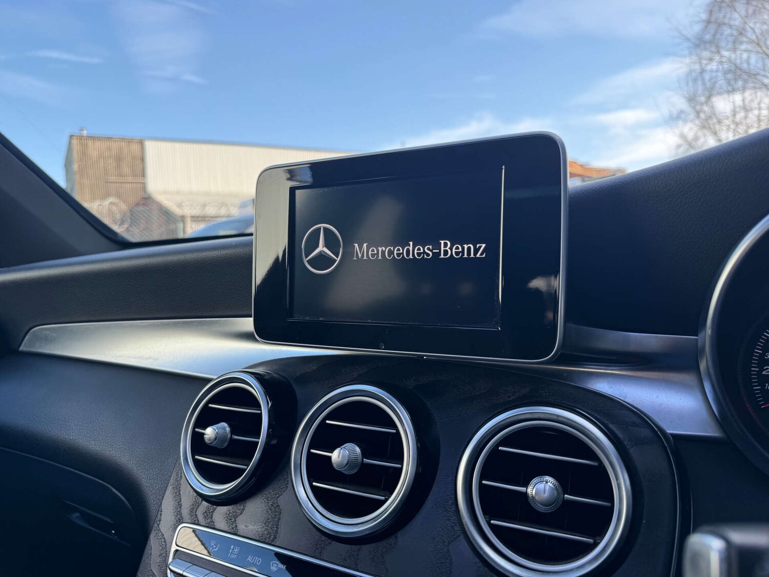 Used Mercedes-Benz GLC 2018 for sale - 77931927: Photo 46