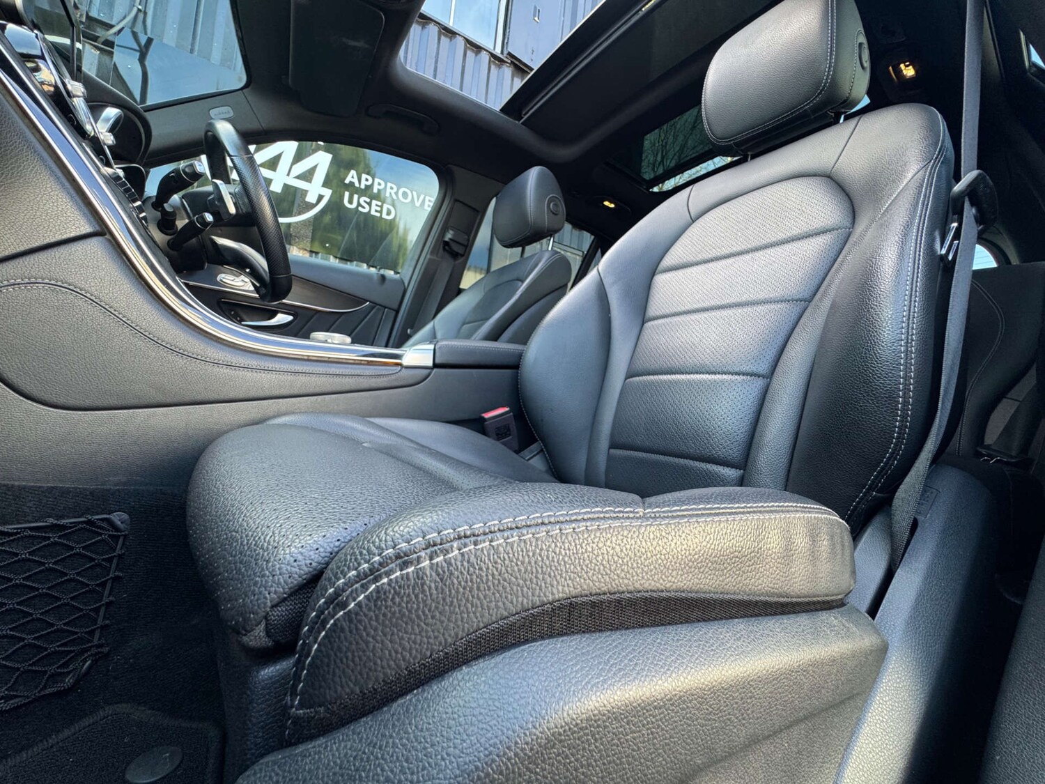 Used Mercedes-Benz GLC 2018 for sale - 77931927: Photo 61