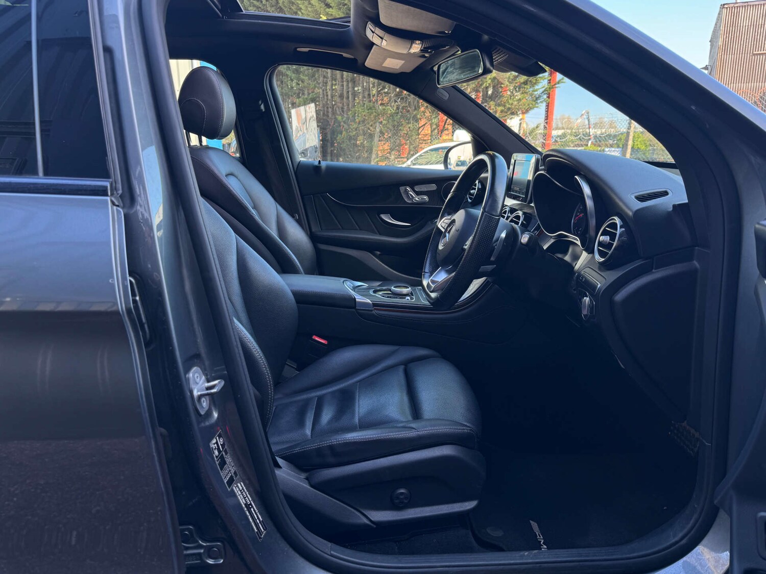 Used Mercedes-Benz GLC 2018 for sale - 77931927: Photo 65