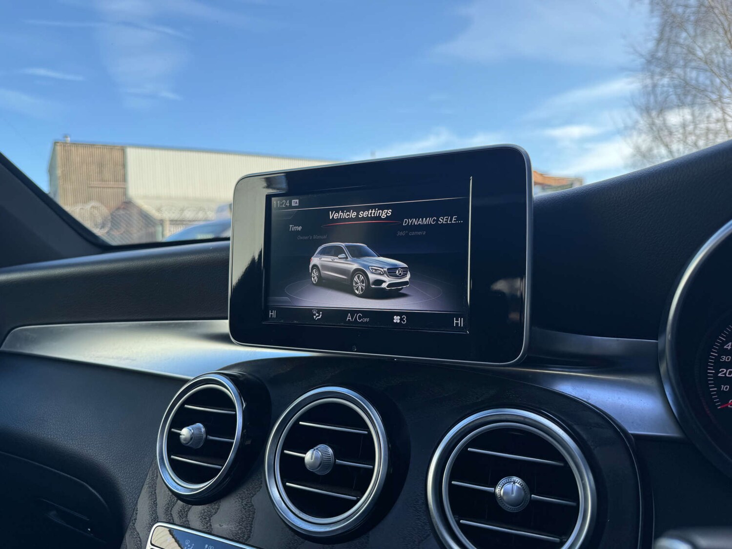 Used Mercedes-Benz GLC 2018 for sale - 77931927: Photo 67