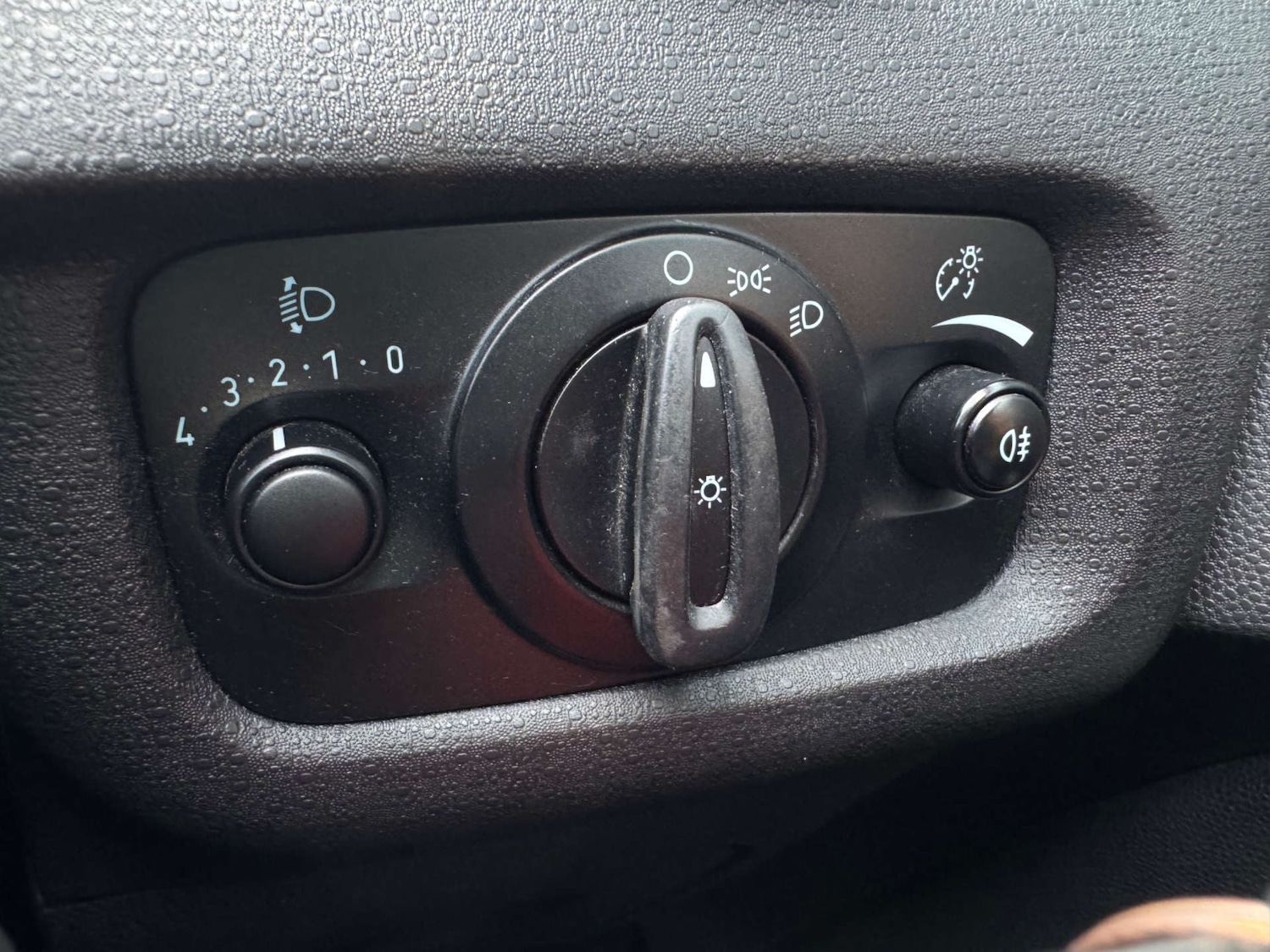 Used Ford Fiesta 2015 for sale - 77850594: Photo 21