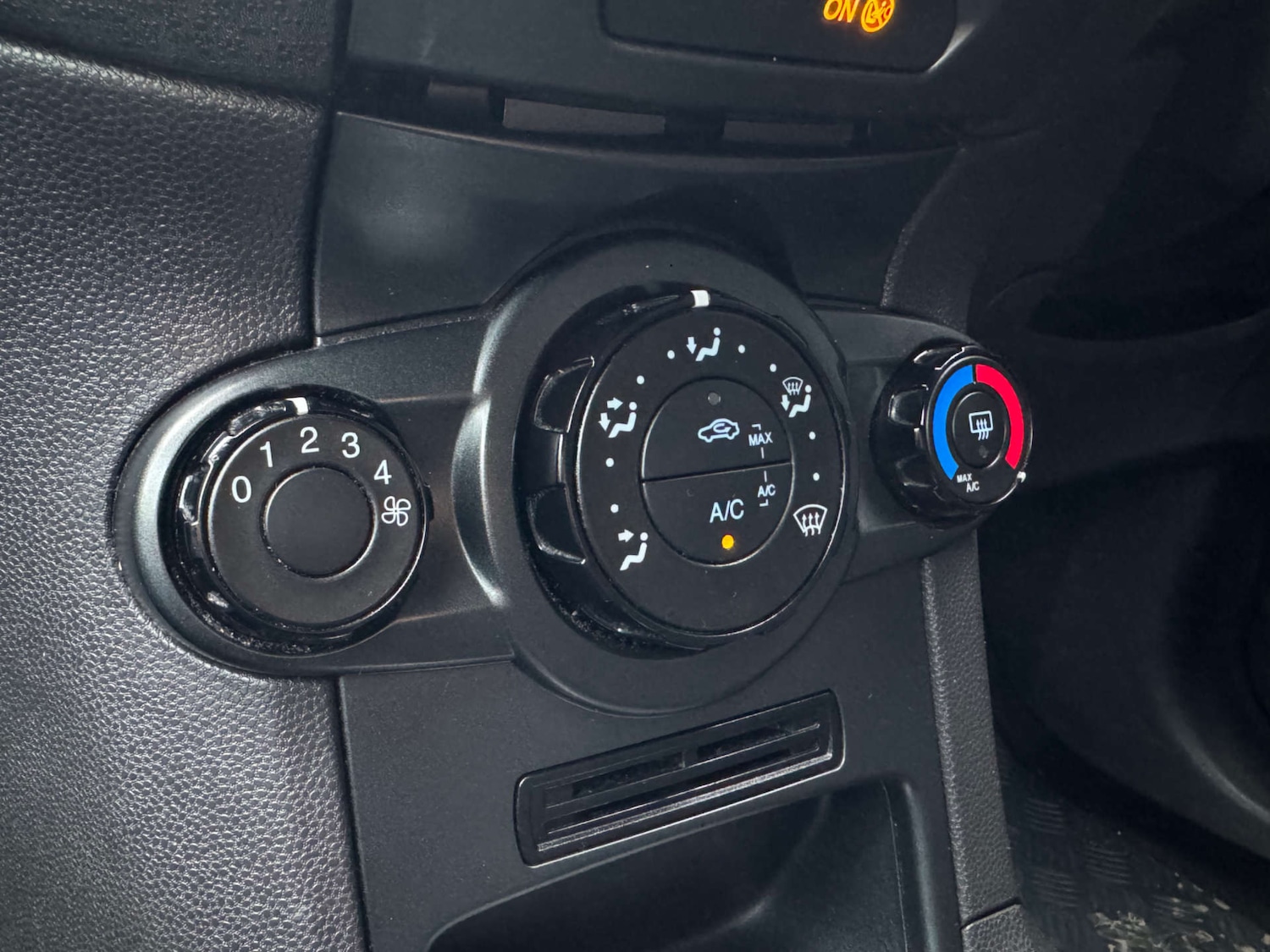 Used Ford Fiesta 2015 for sale - 77850594: Photo 53