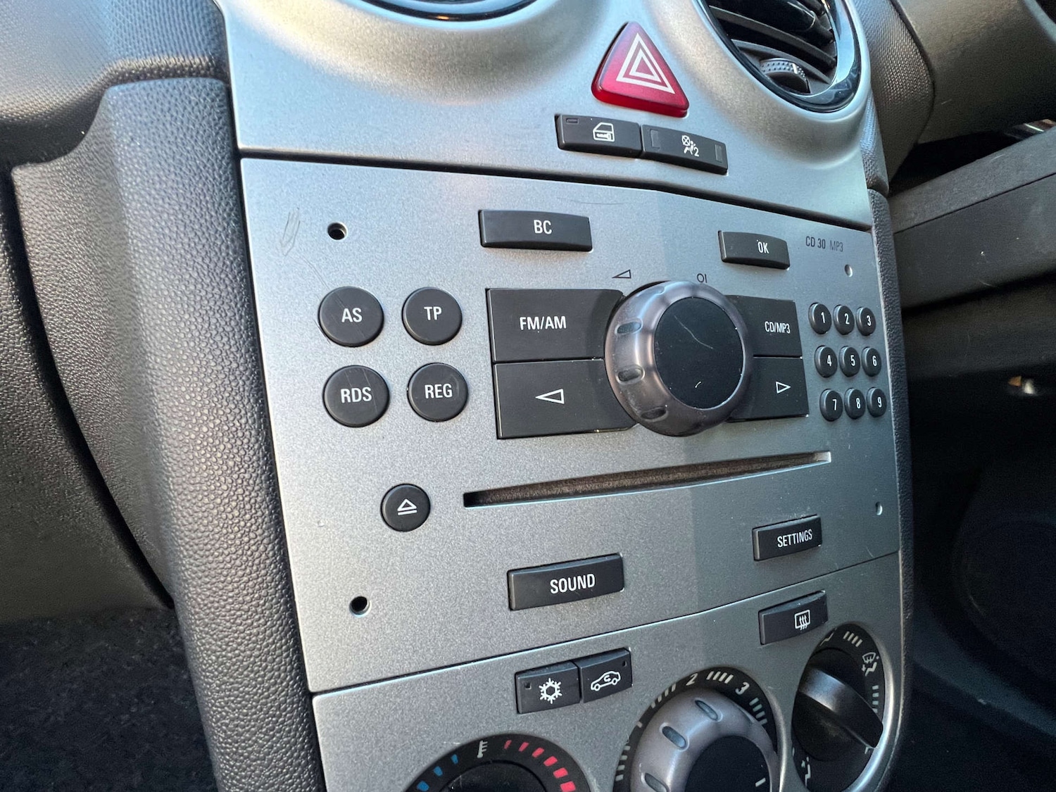 Used Vauxhall Corsa 2012 for sale - 77148686: Photo 12