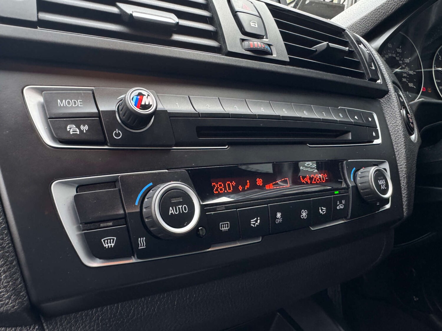 Used BMW 1 Series 2014 for sale - 77434650: Photo 35