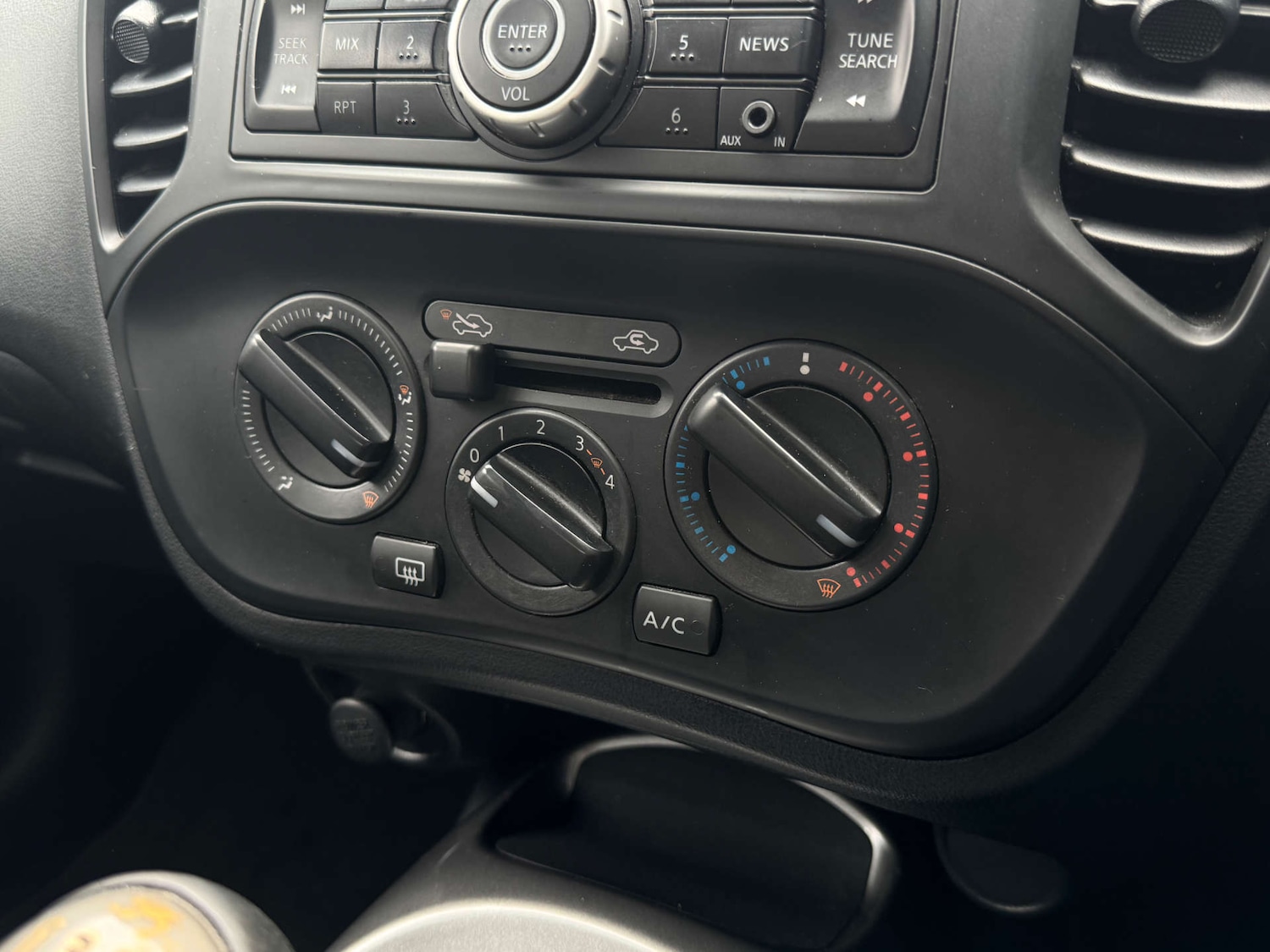 Used Nissan Juke 2012 for sale - 78055115: Photo 25