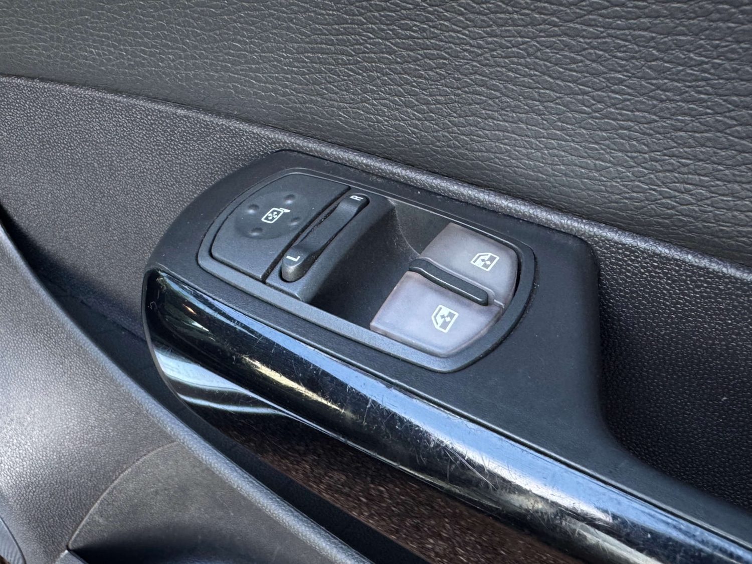 Used Vauxhall Corsa 2010 for sale - 77897919: Photo 16