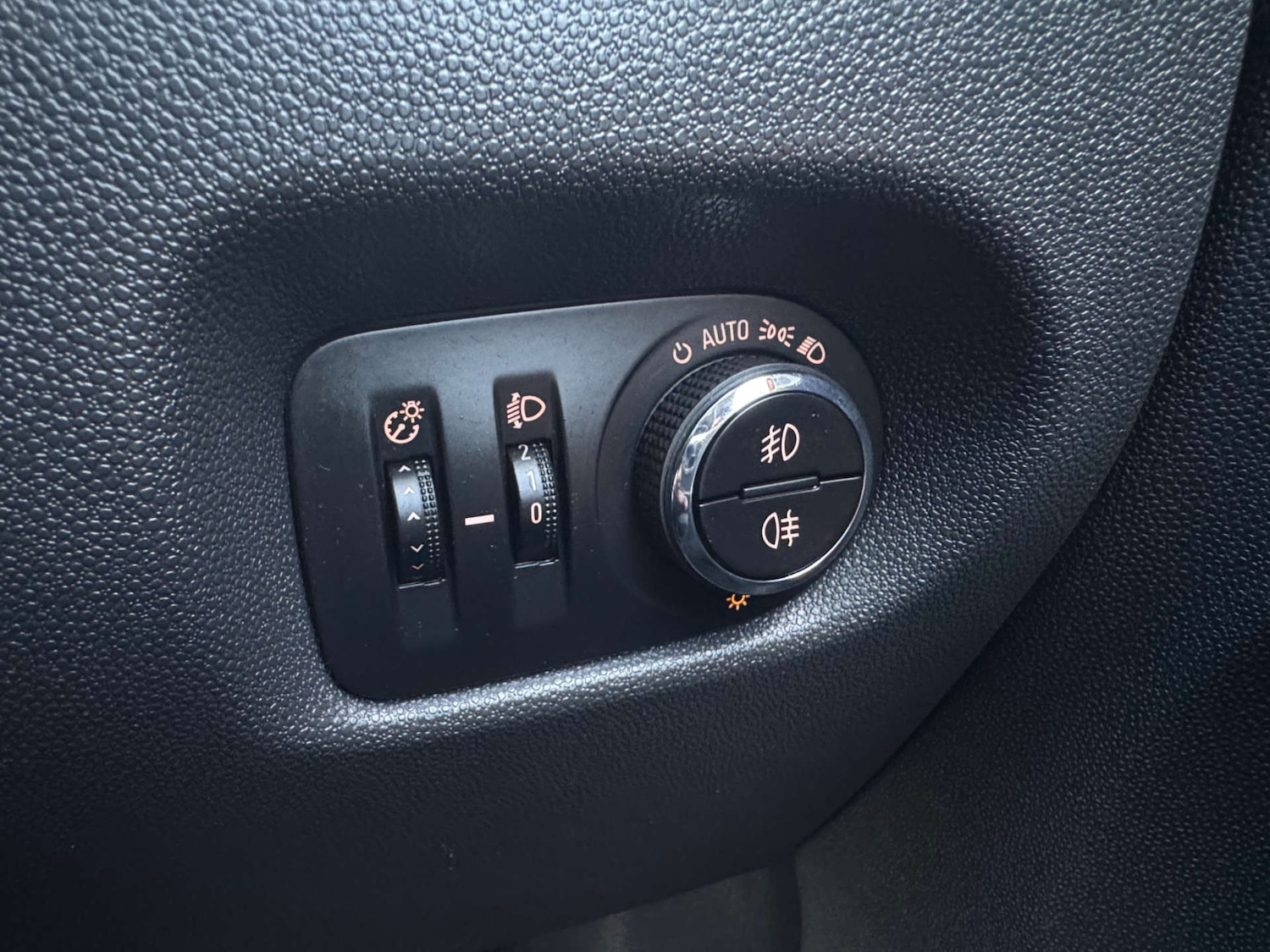 Used Vauxhall Corsa 2010 for sale - 77897919: Photo 19