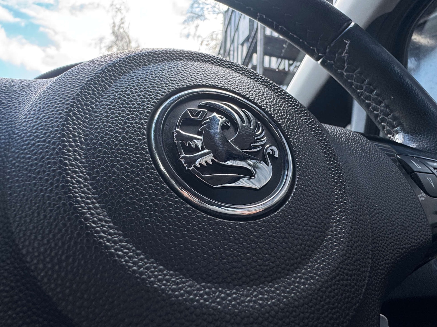 Used Vauxhall Corsa 2010 for sale - 77897919: Photo 24