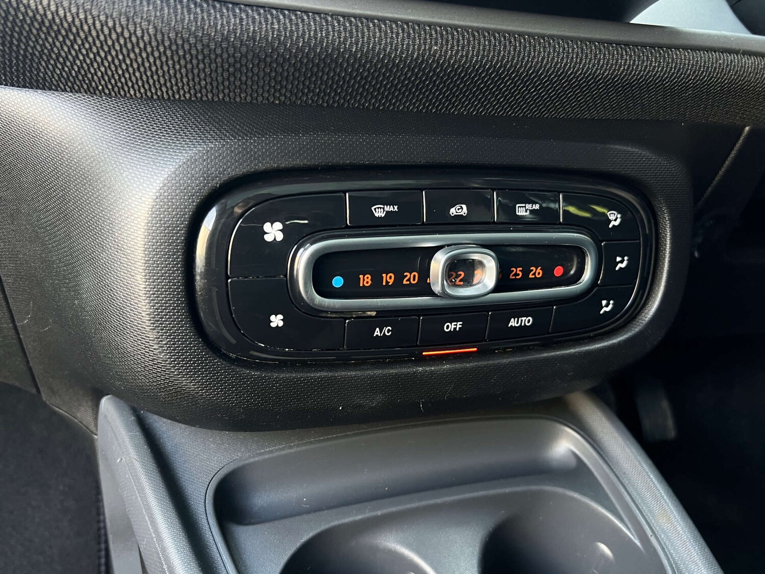 Used smart fortwo 2016 for sale - 77138694: Photo 19