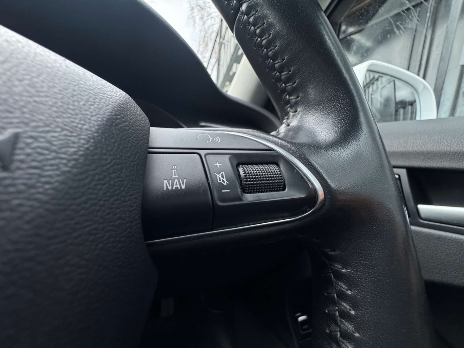 Used Audi A4 2014 for sale - 77326048: Photo 28