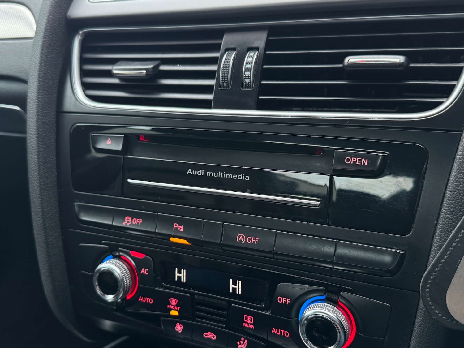 Used Audi A4 2014 for sale - 77326048: Photo 33