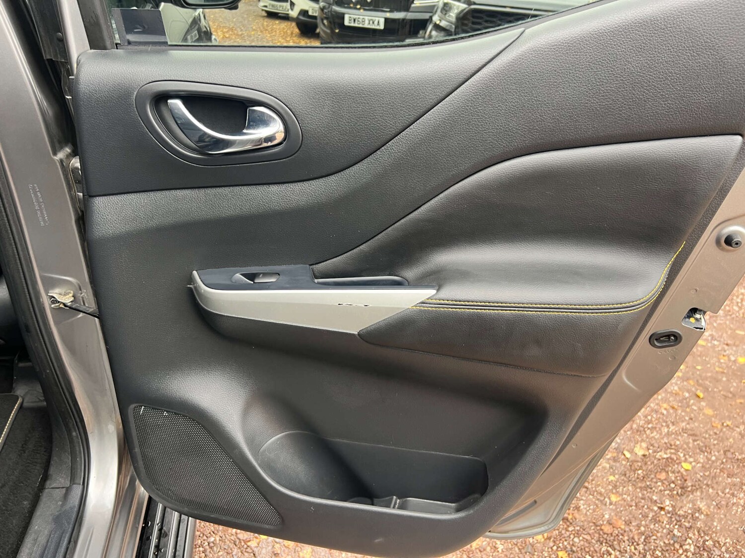 Used Nissan Navara 2019 for sale - 77152811: Photo 41