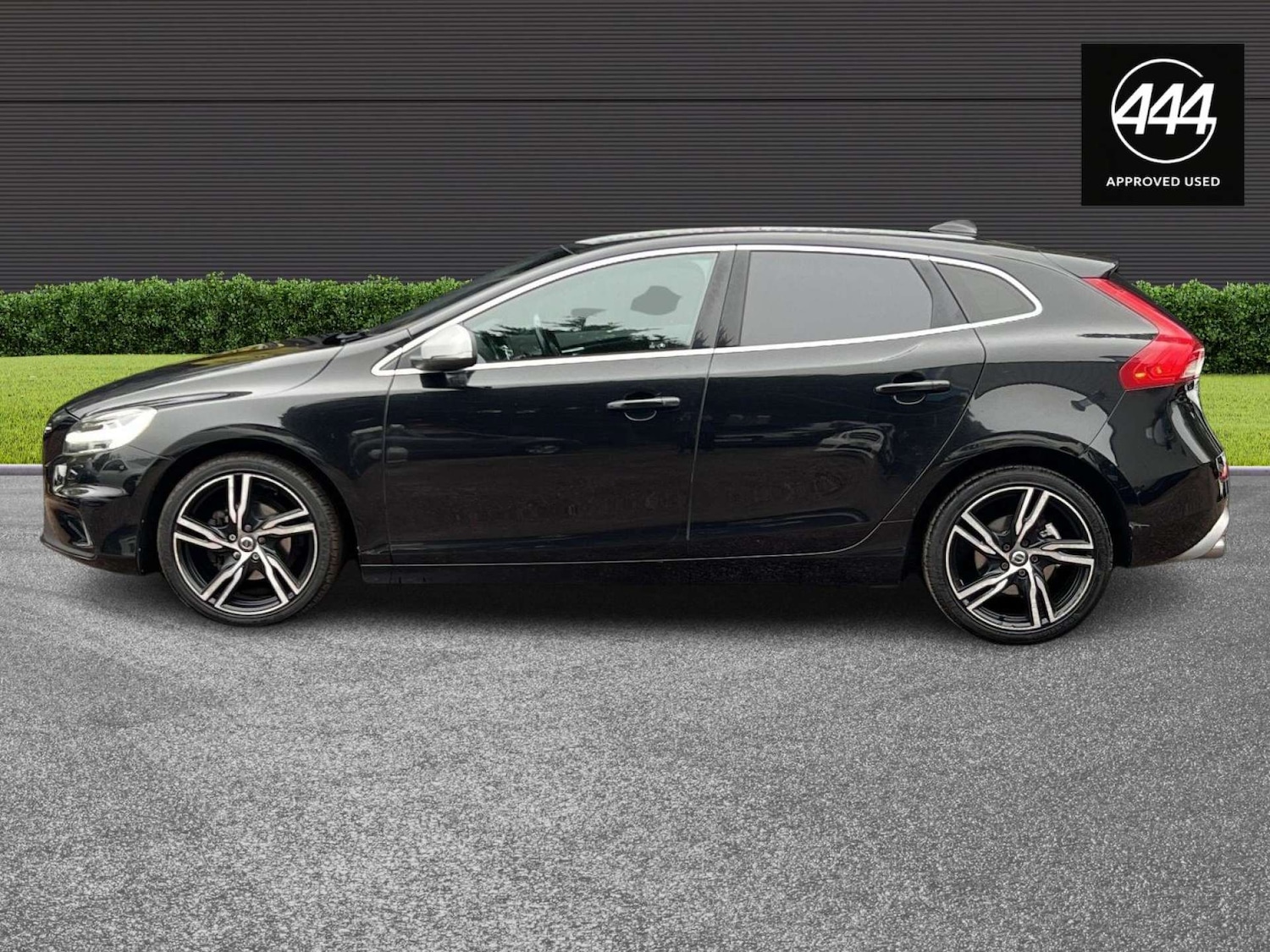 Used Volvo V40 2017 for sale - 77170370: Photo 15
