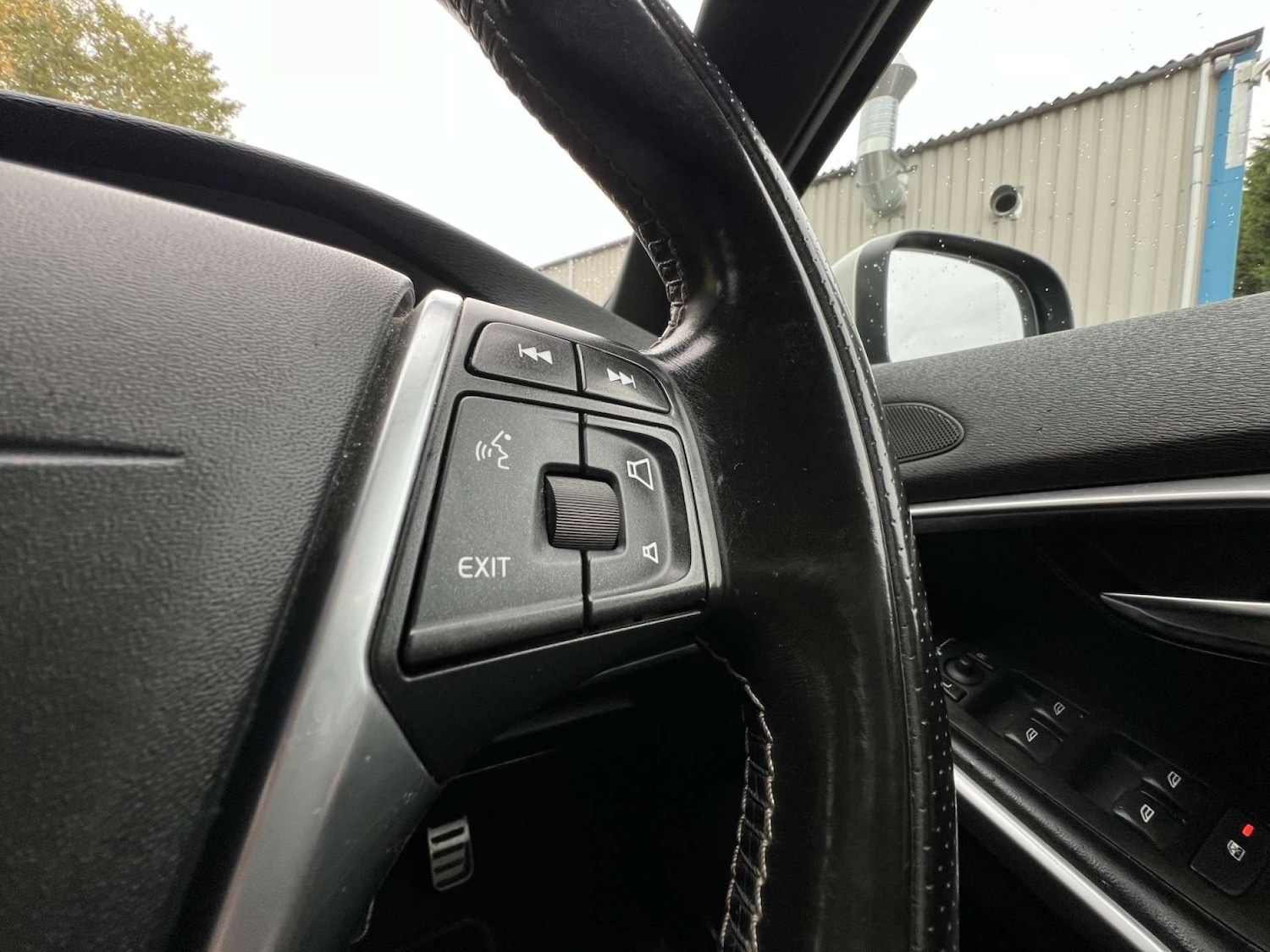 Used Volvo V40 2017 for sale - 77170370: Photo 19