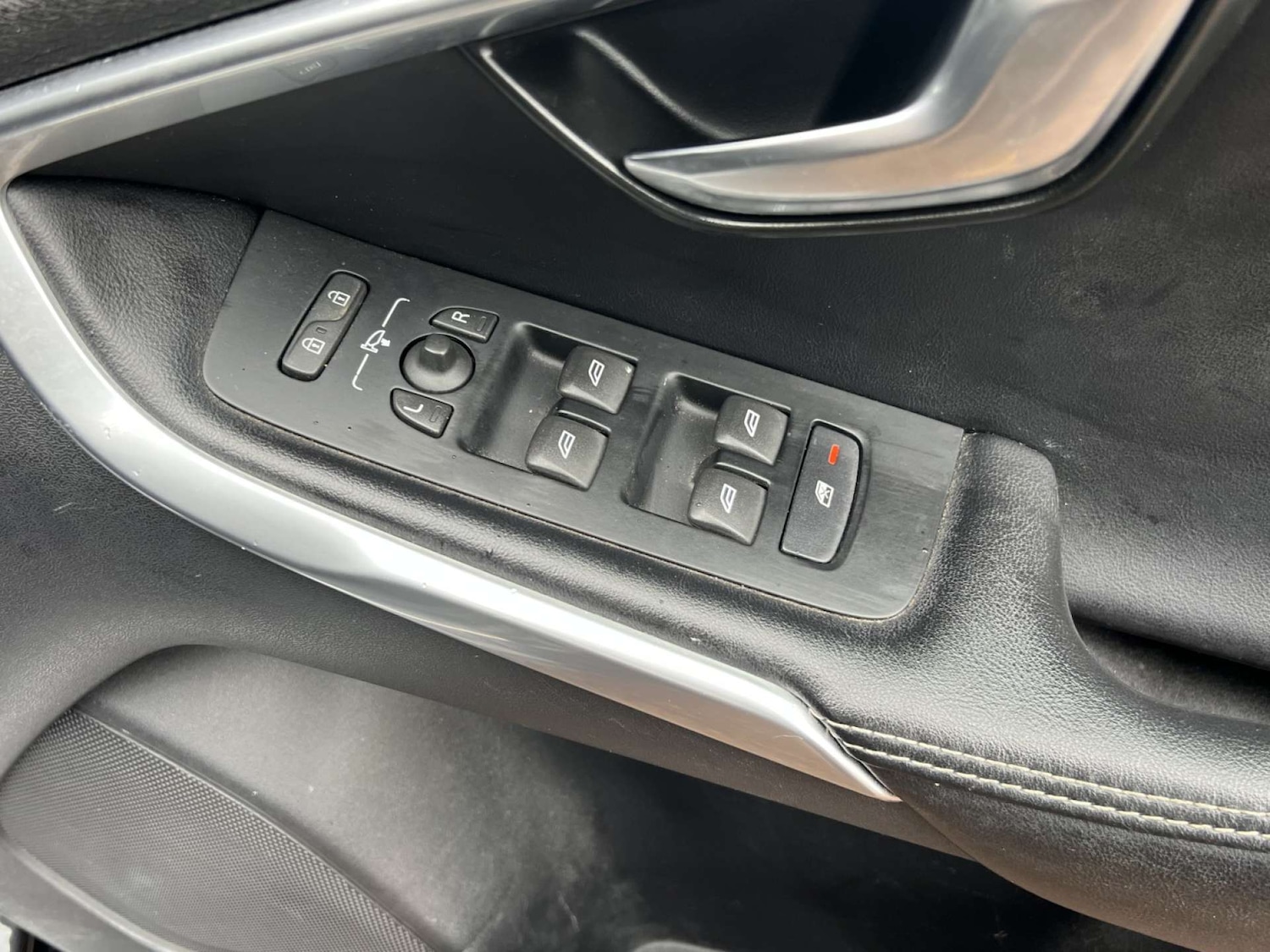 Used Volvo V40 2017 for sale - 77170370: Photo 23