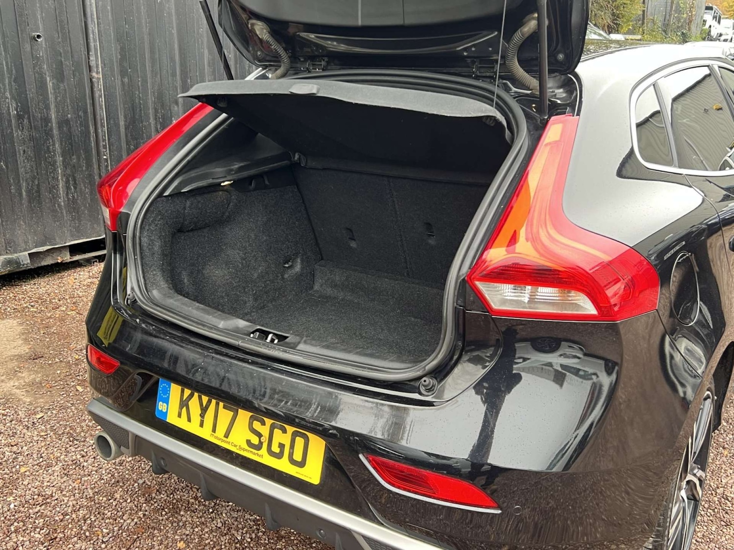 Used Volvo V40 2017 for sale - 77170370: Photo 30