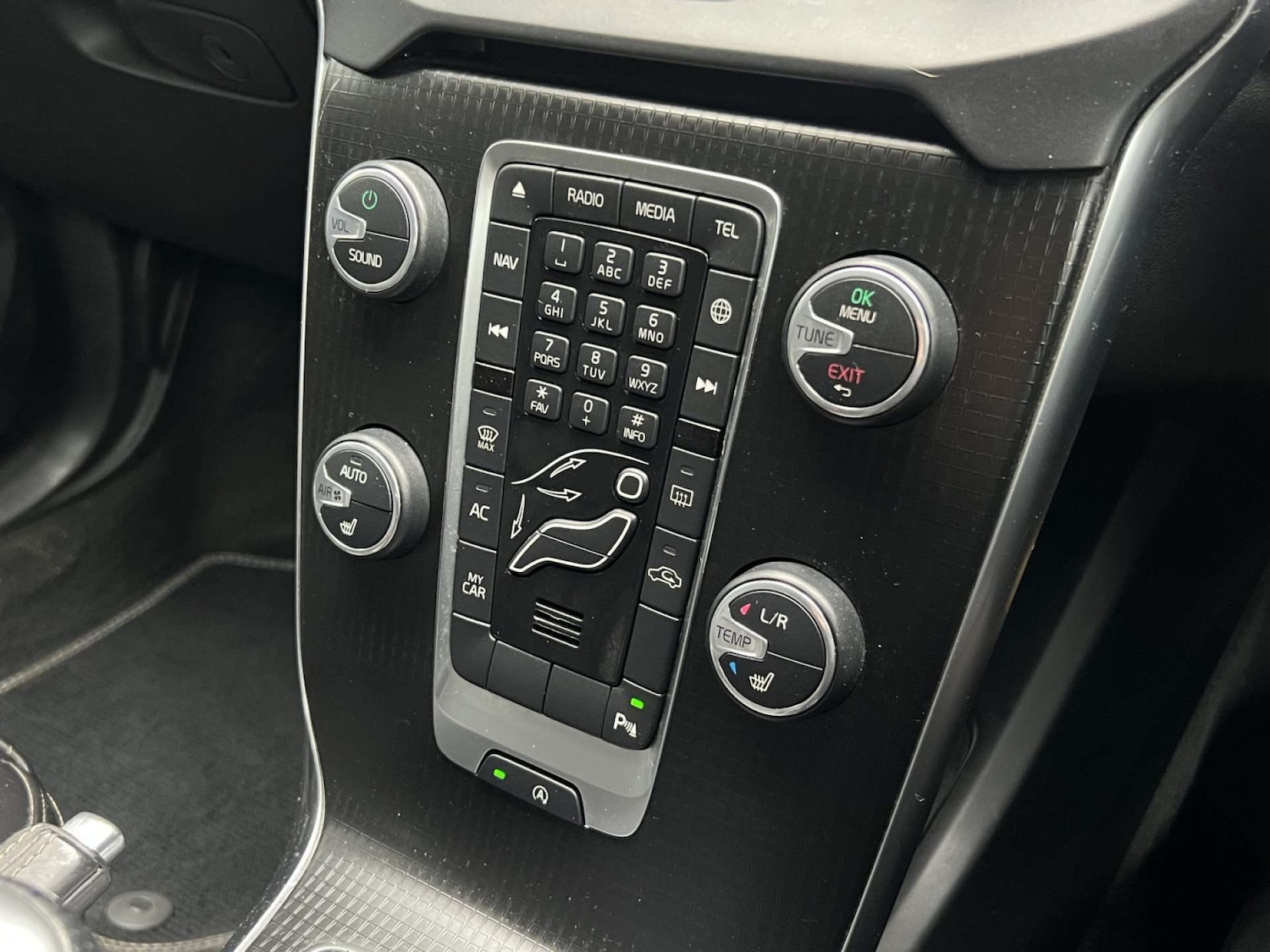 Used Volvo V40 2017 for sale - 77170370: Photo 31