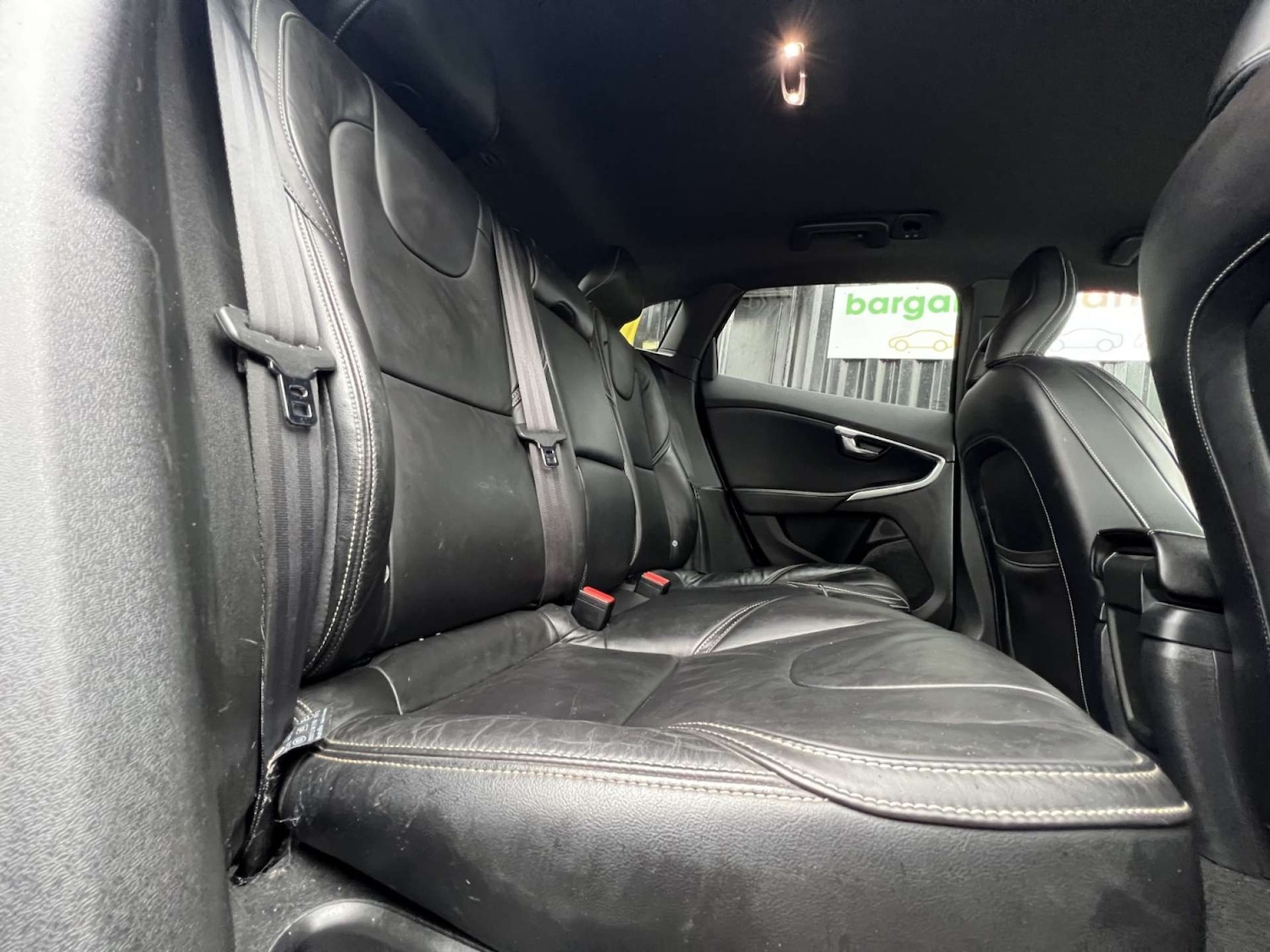 Used Volvo V40 2017 for sale - 77170370: Photo 32