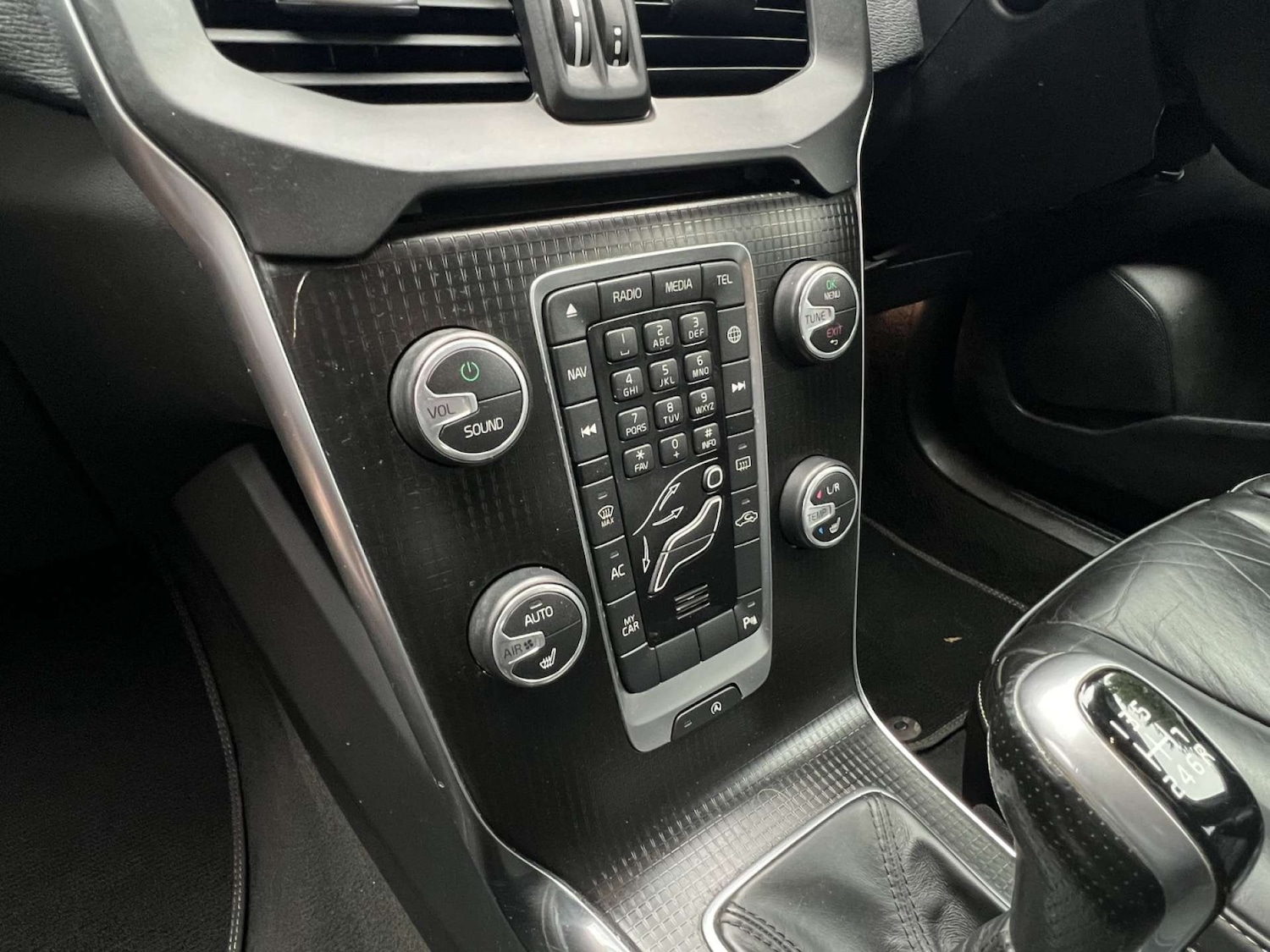 Used Volvo V40 2017 for sale - 77170370: Photo 43