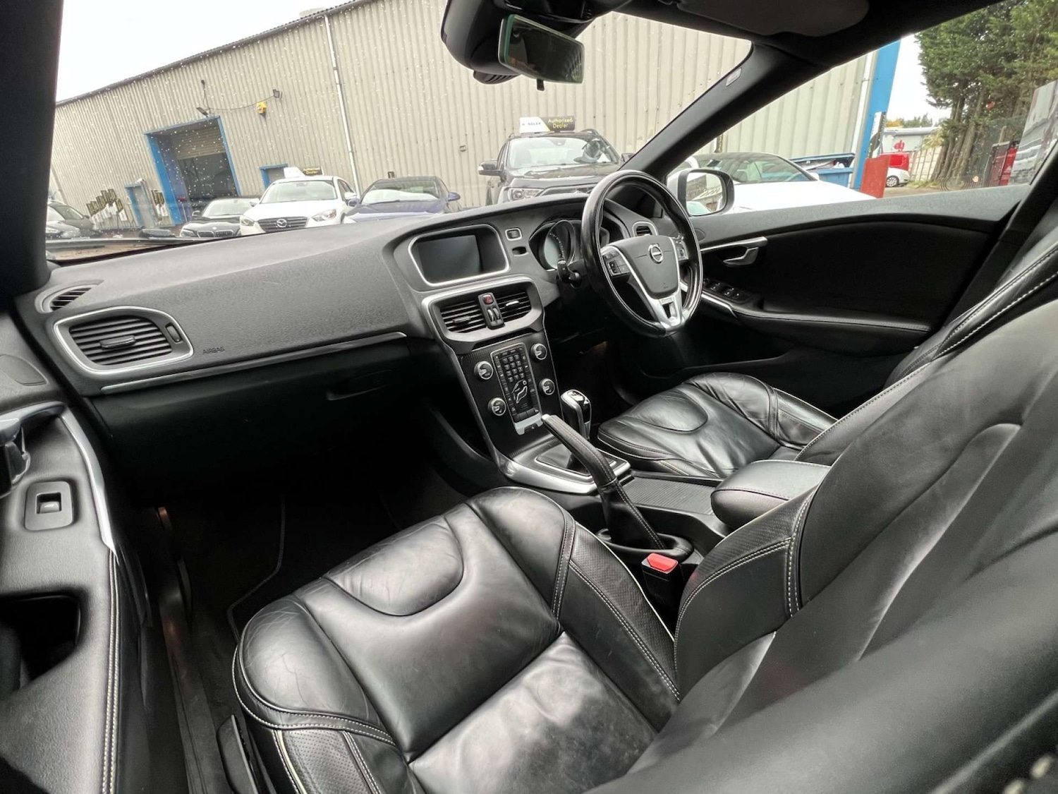 Used Volvo V40 2017 for sale - 77170370: Photo 55