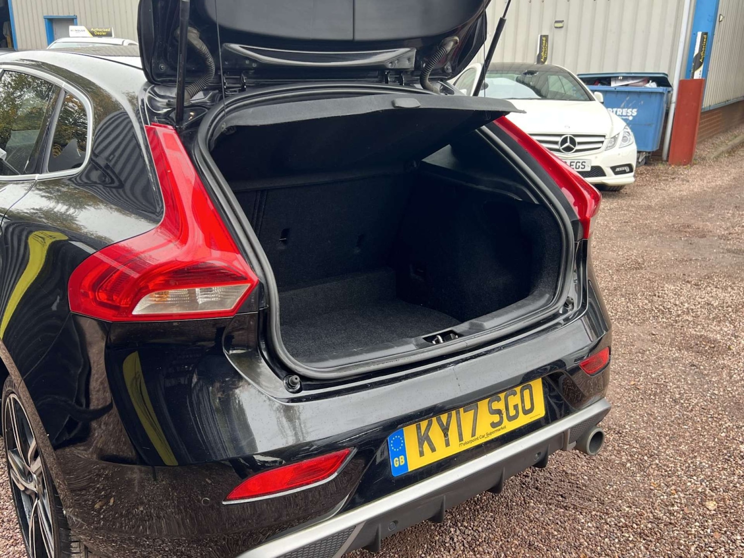 Used Volvo V40 2017 for sale - 77170370: Photo 56