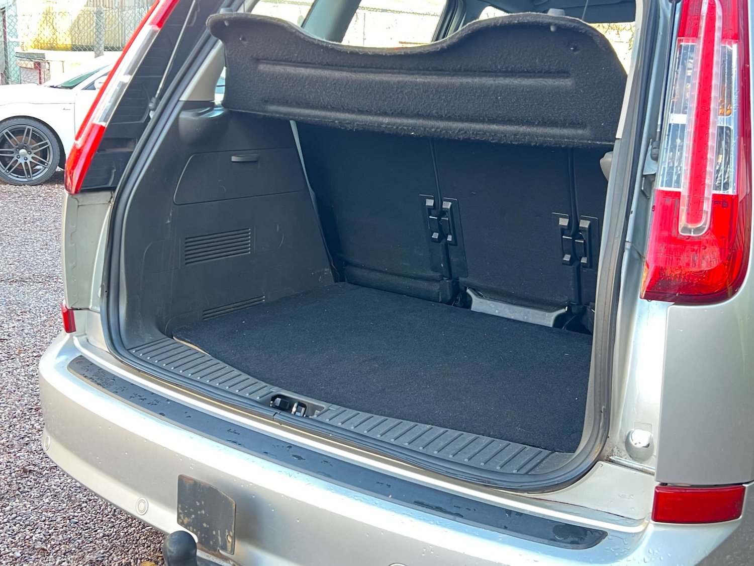 Used Ford C-Max 2010 for sale - 77138688: Photo 27