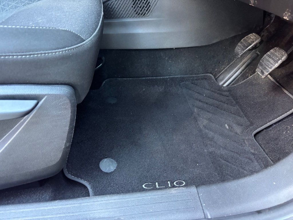 Used Renault Clio 2020 for sale - 76650310: Photo 25