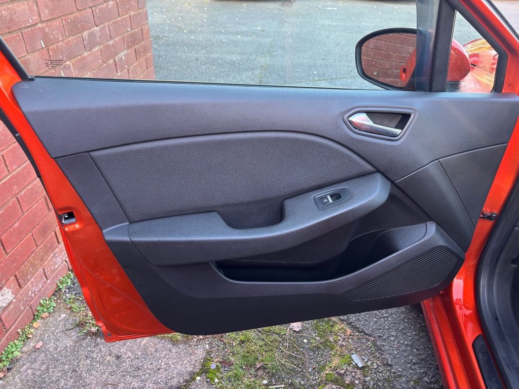 Used Renault Clio 2020 for sale - 76650310: Photo 39